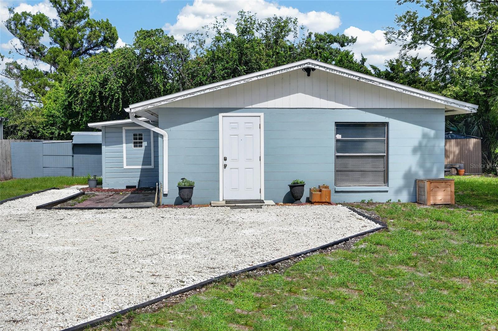 1214 FLOMICH ST Property Photo 1