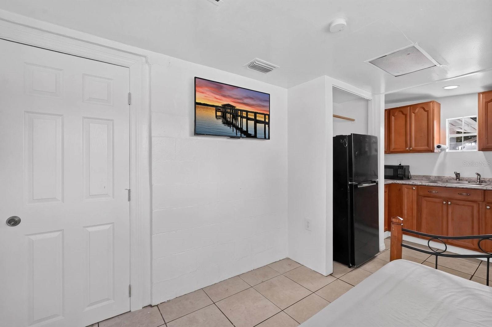 1214 Flomich St Property Photo 17