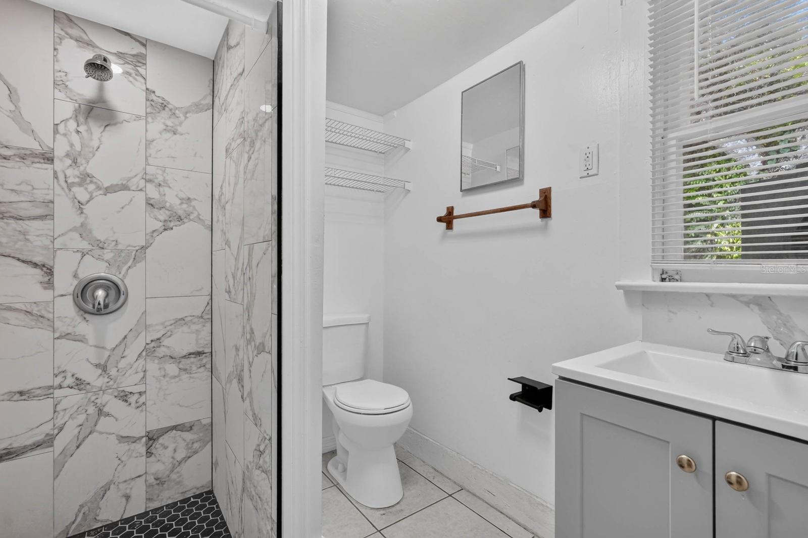 1214 Flomich St Property Photo 23