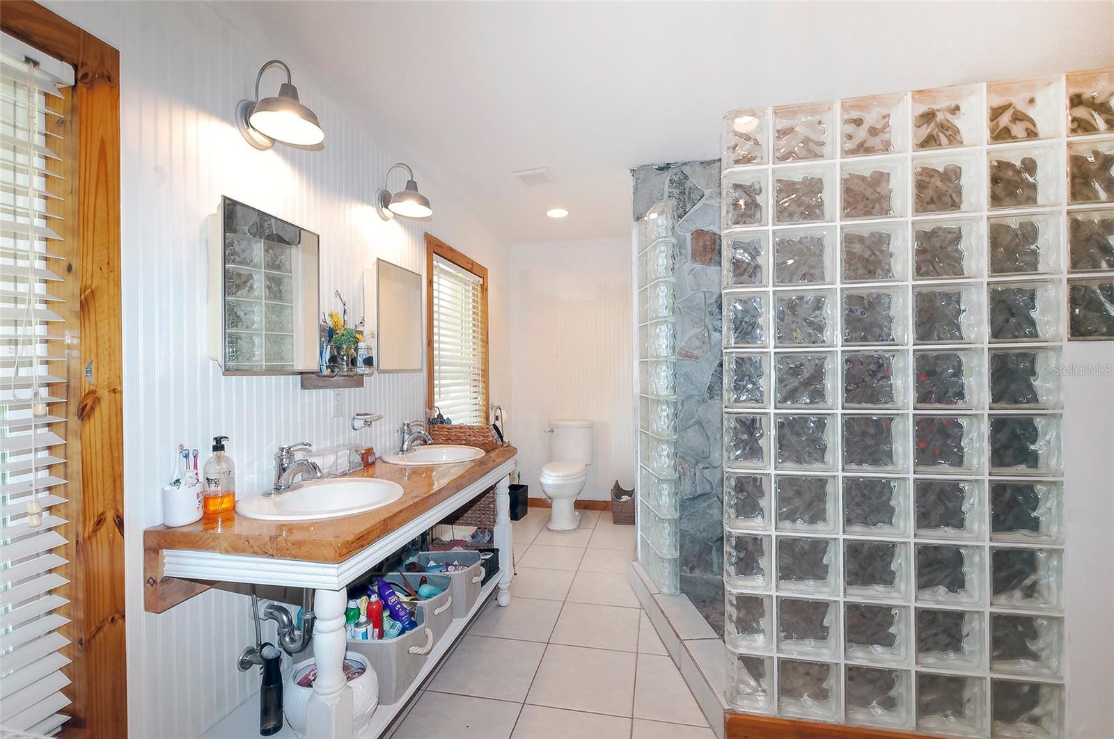 13210 S Oakview Ave Property Photo 17