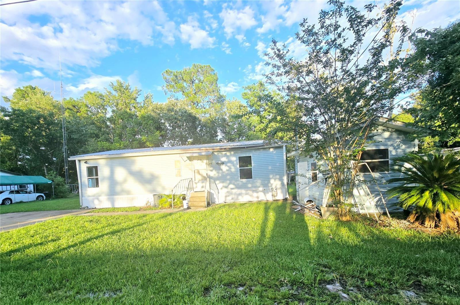 208 Pine Tree Trl Property Photo 1