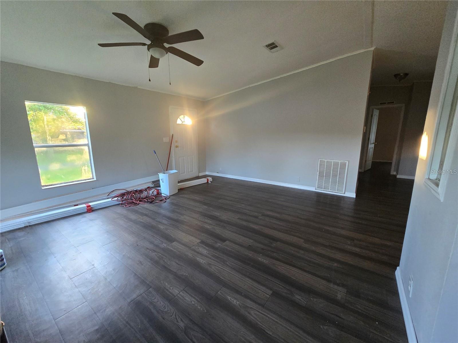 208 Pine Tree Trl Property Photo 3