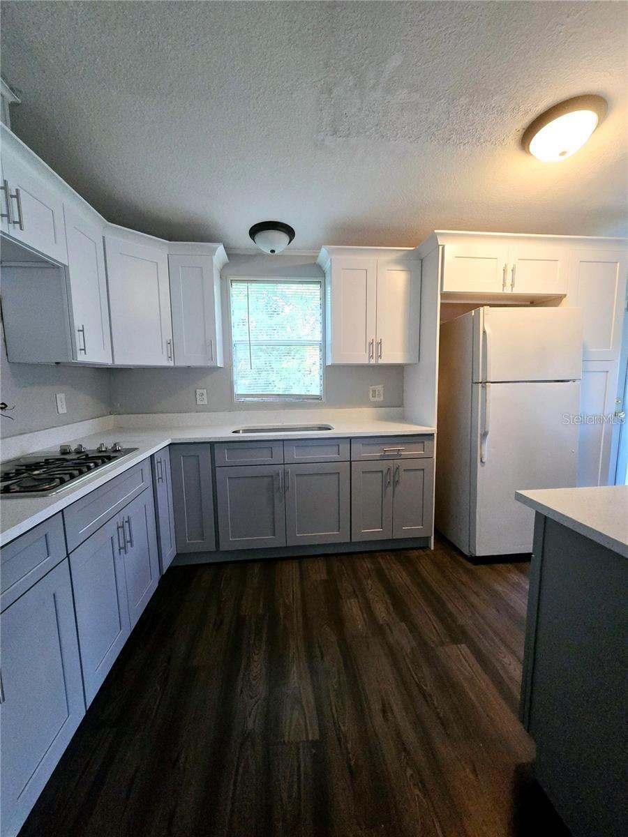 208 Pine Tree Trl Property Photo 8