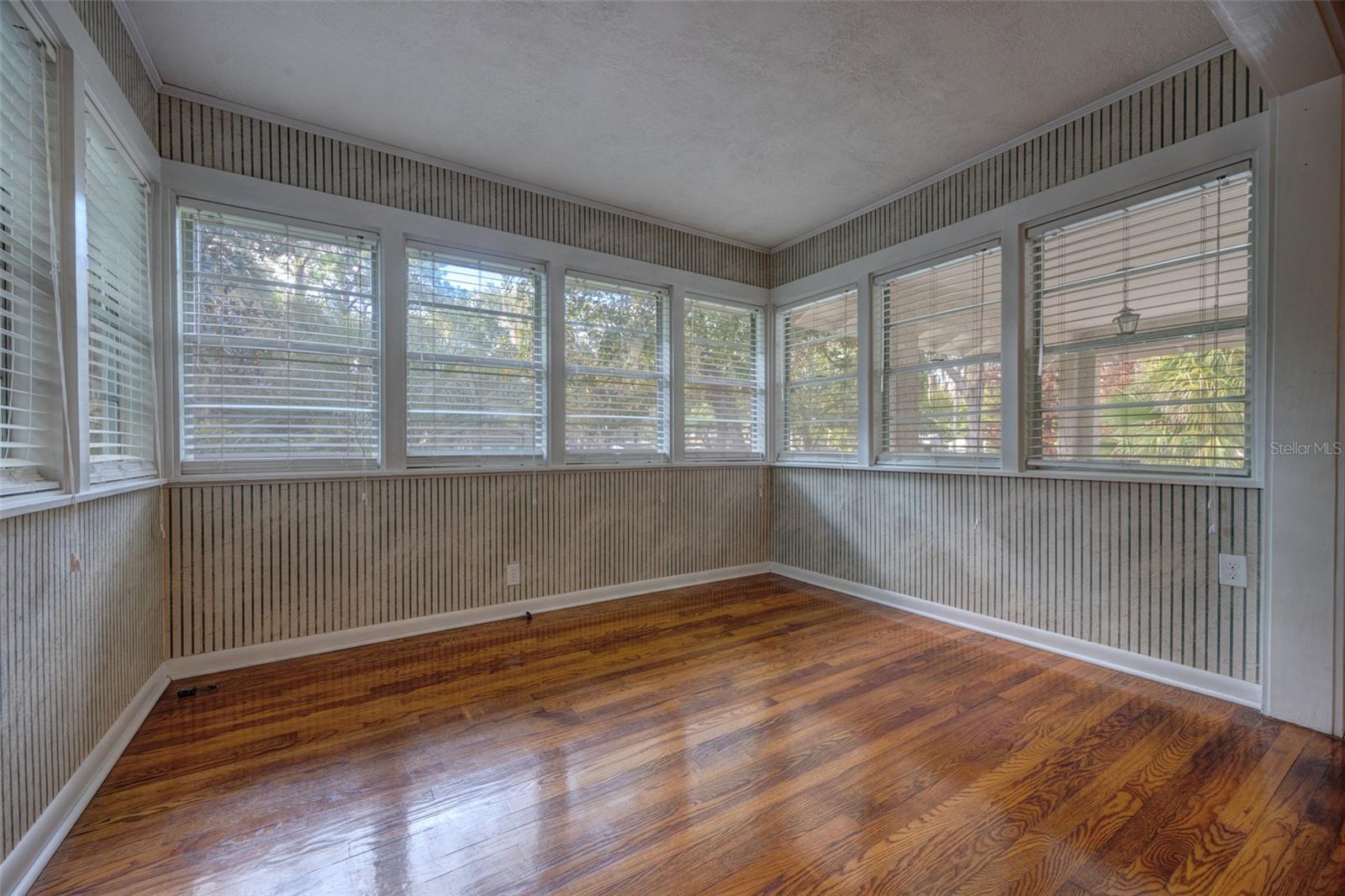 641 E Pennsylvania Ave Property Photo 9