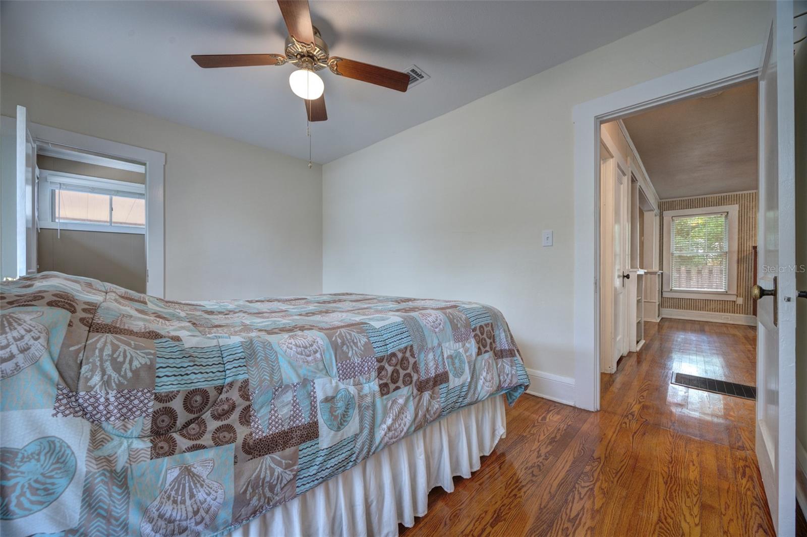 641 E Pennsylvania Ave Property Photo 25