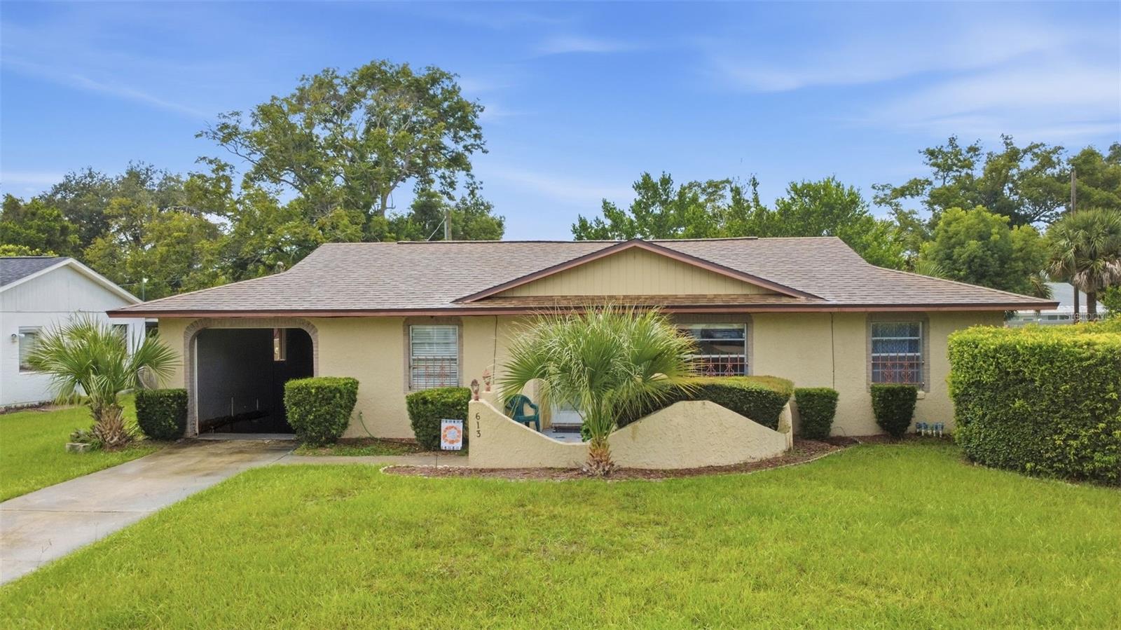 613 LARRY DR