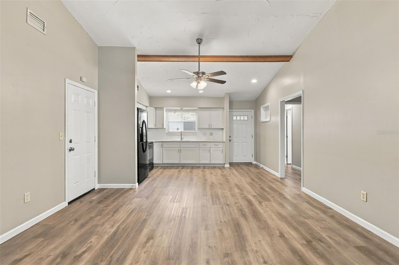 5757 Devon St Property Photo 12