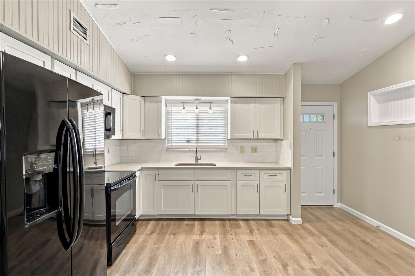 5757 Devon St Property Photo 18