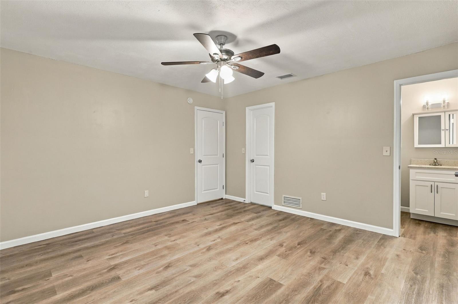 5757 Devon St Property Photo 24