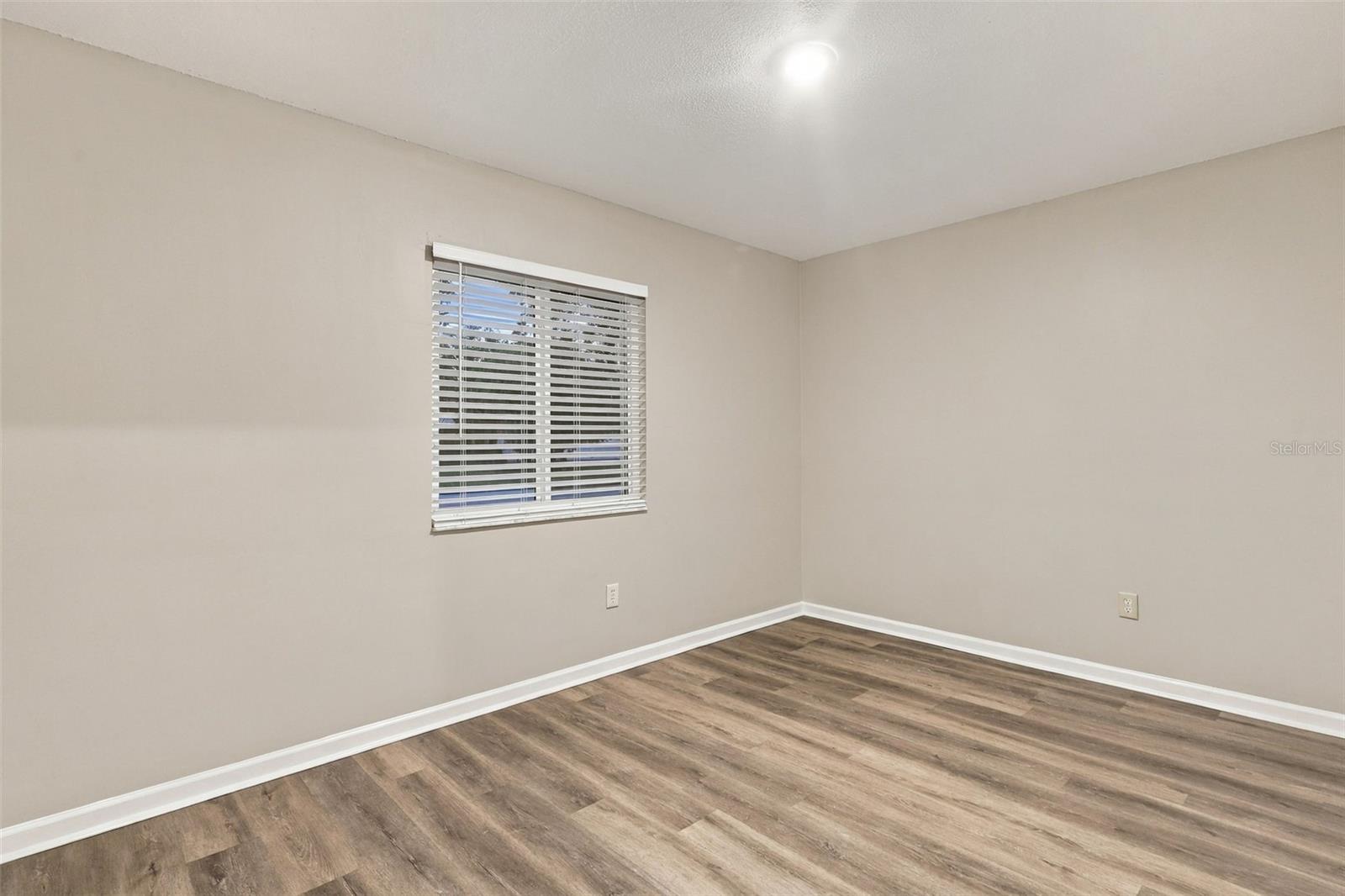 5757 Devon St Property Photo 27