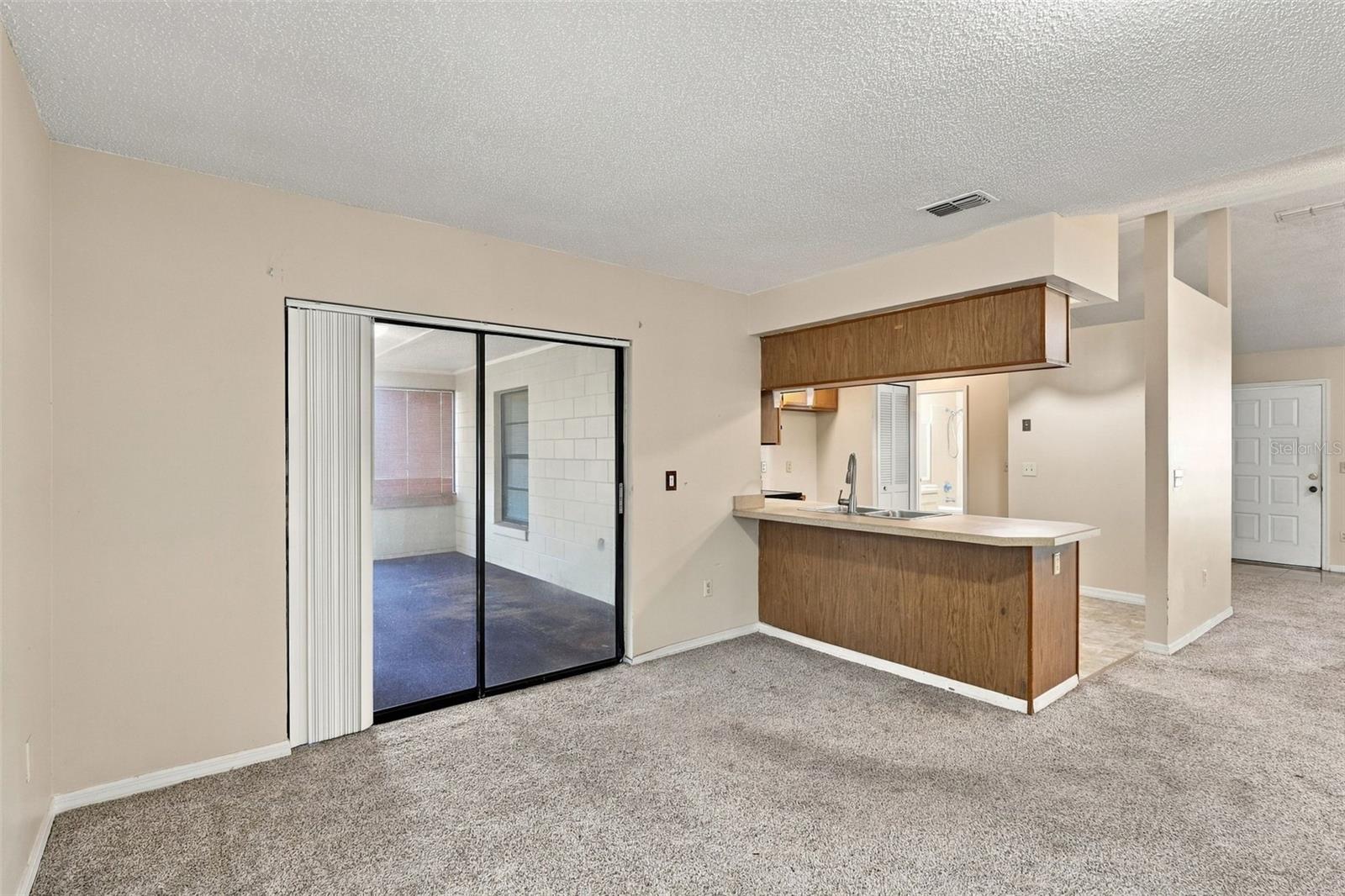 1249 Howland Blvd Property Photo 12