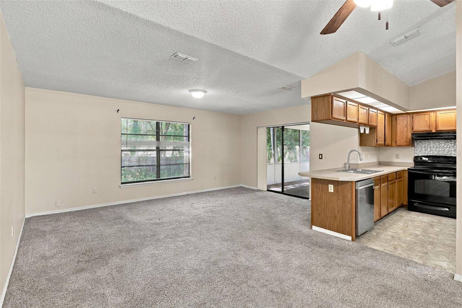 1249 Howland Blvd Property Photo 13
