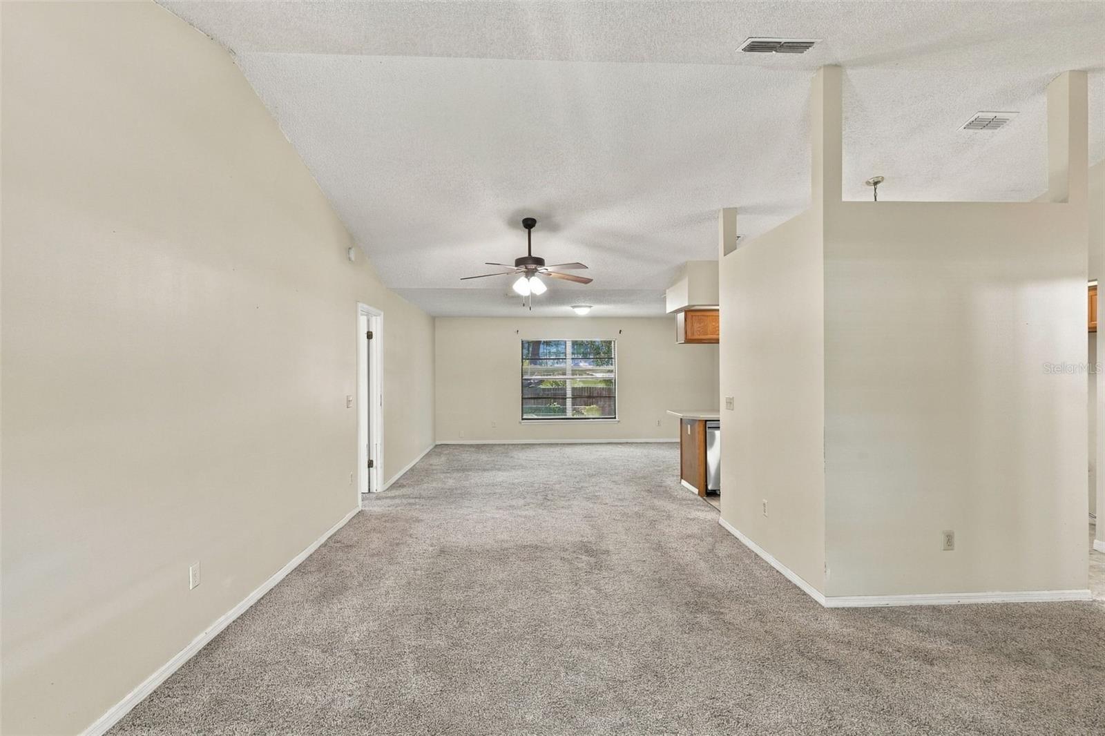 1249 Howland Blvd Property Photo 18