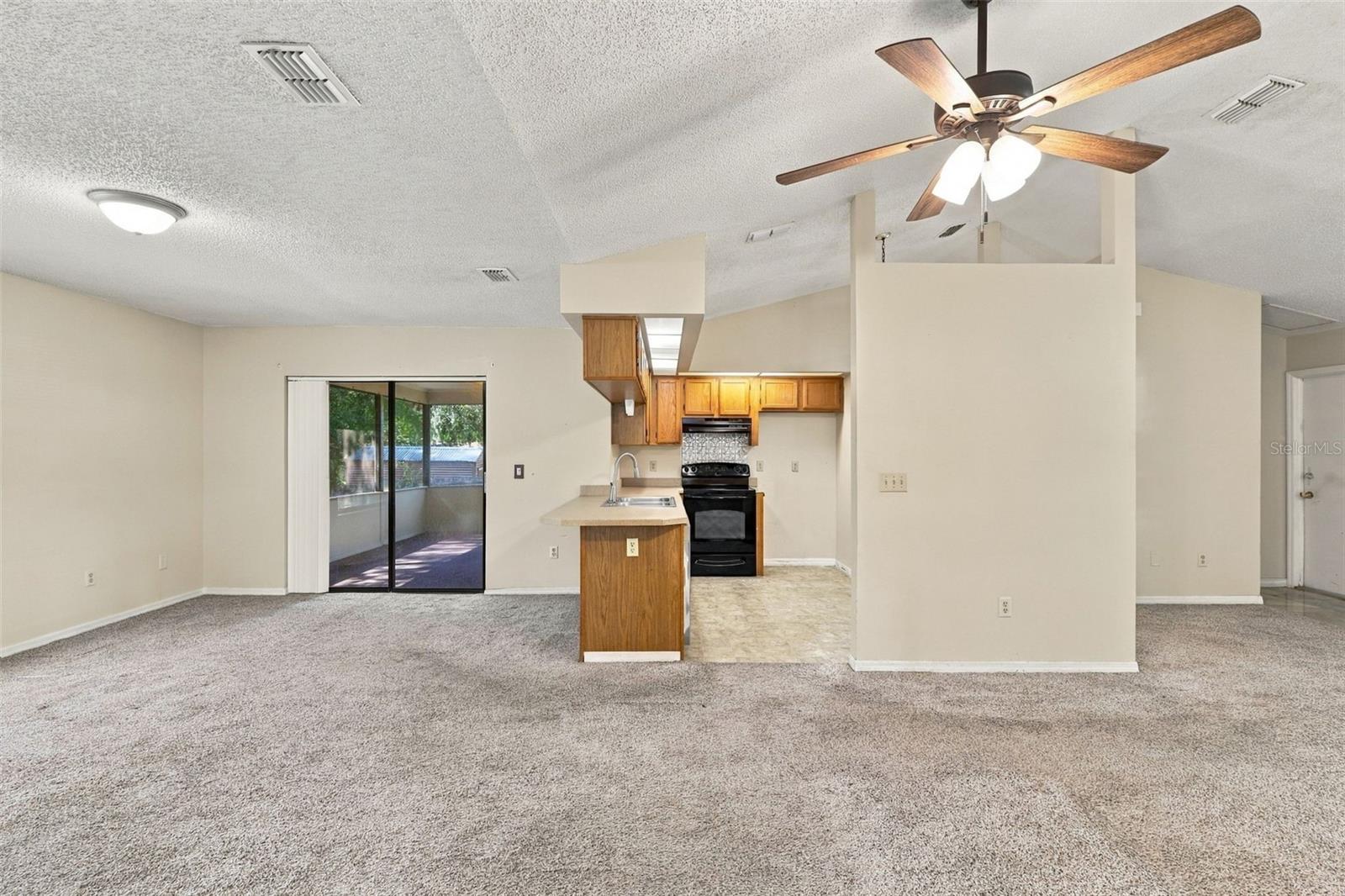 1249 Howland Blvd Property Photo 19