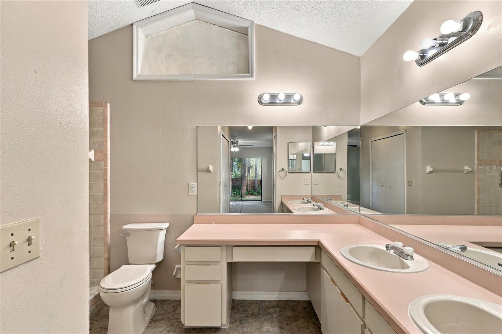 1249 Howland Blvd Property Photo 26