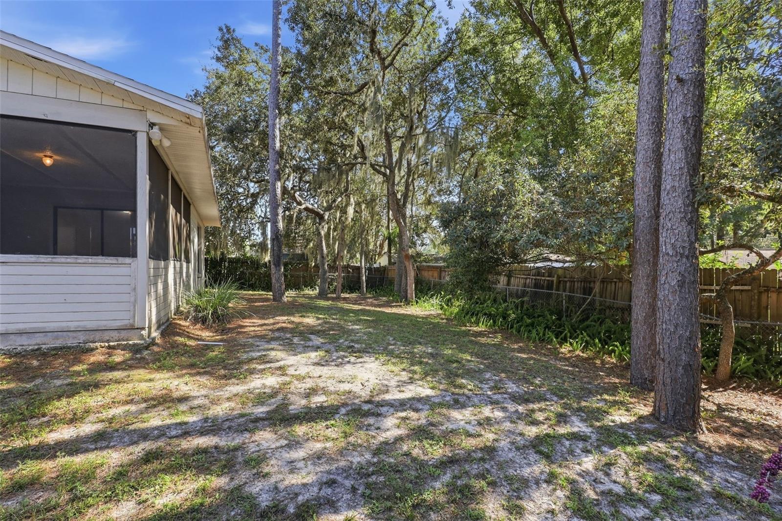 1249 Howland Blvd Property Photo 35