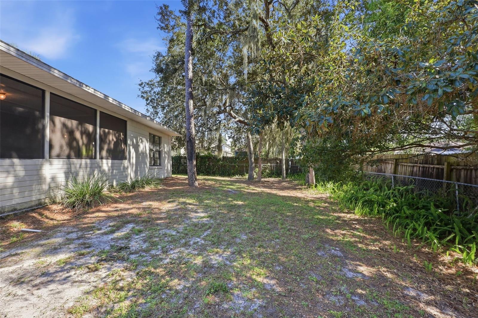 1249 Howland Blvd Property Photo 36