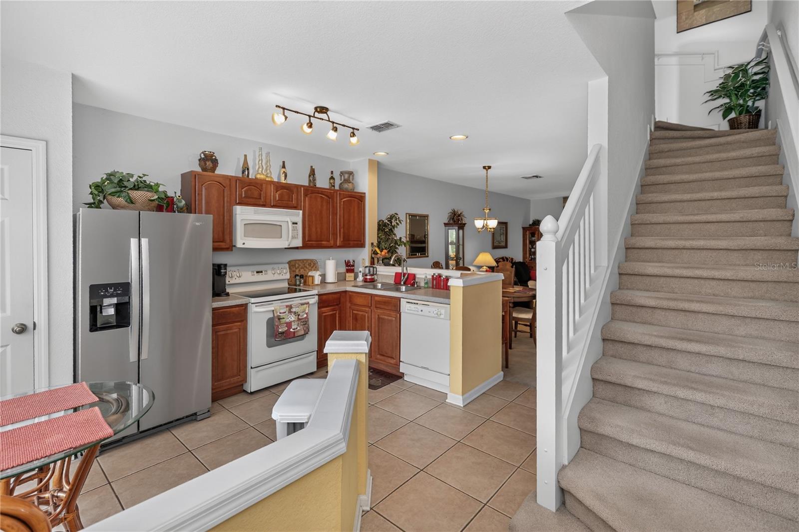 716 Shropshire Loop Property Photo 5