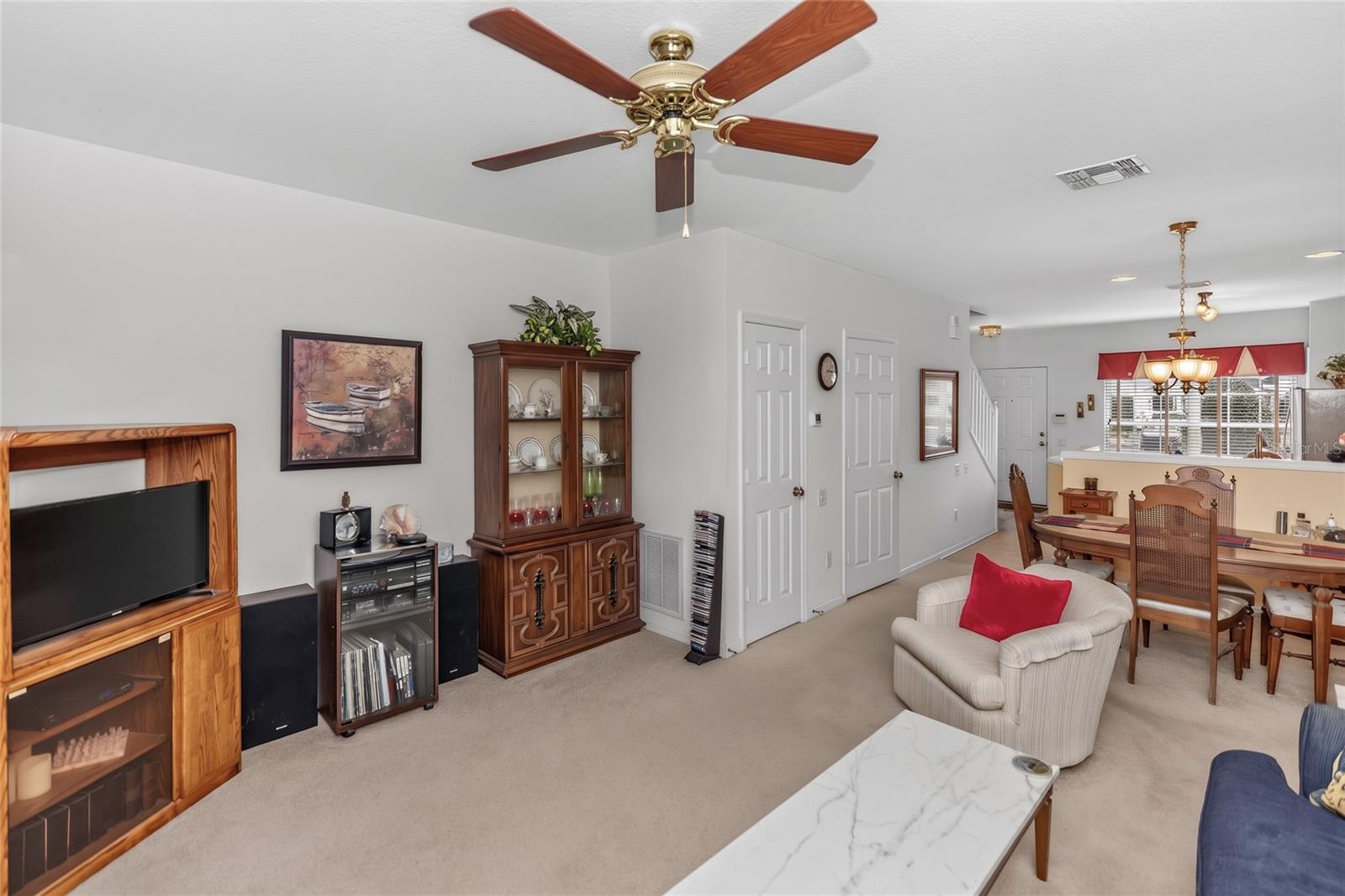 716 Shropshire Loop Property Photo 10