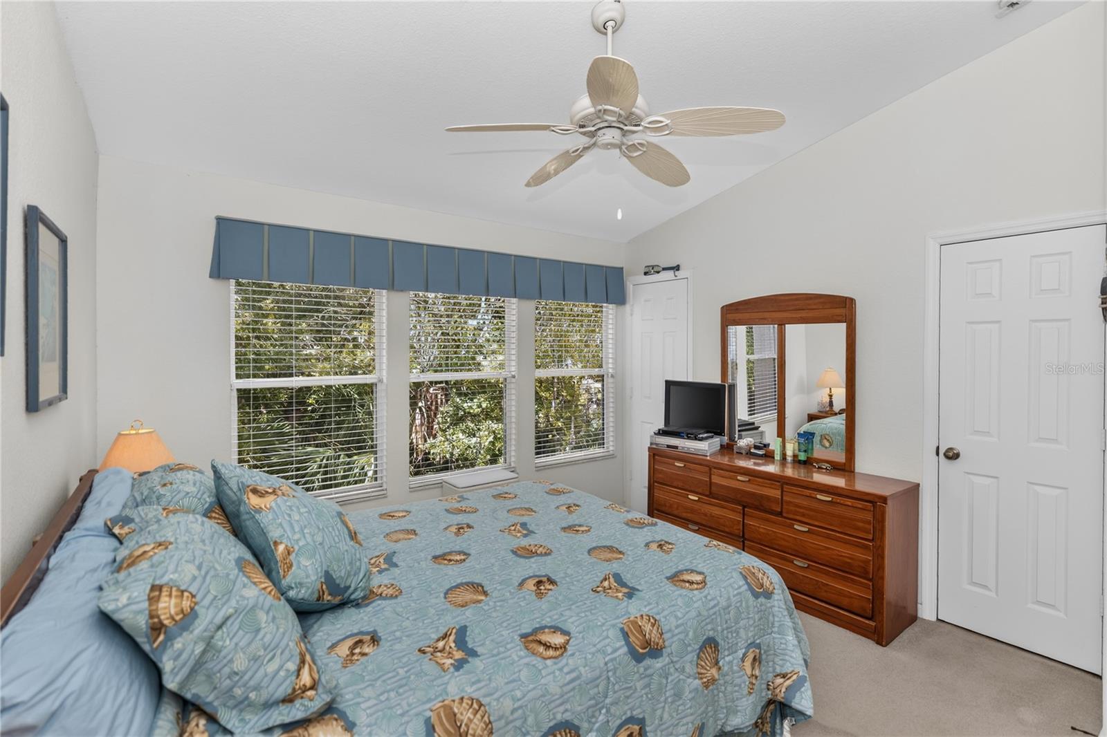 716 Shropshire Loop Property Photo 15