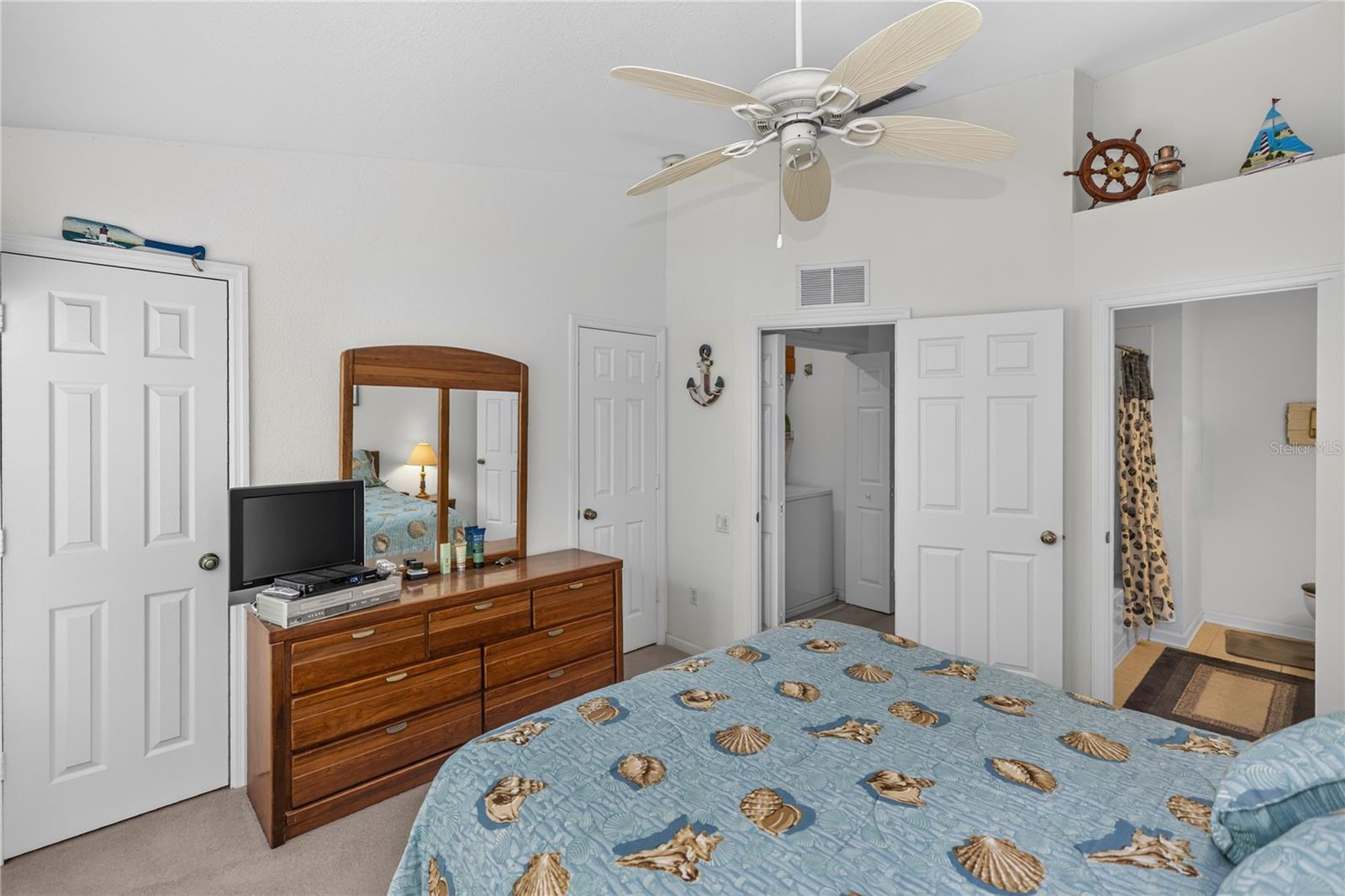 716 Shropshire Loop Property Photo 16