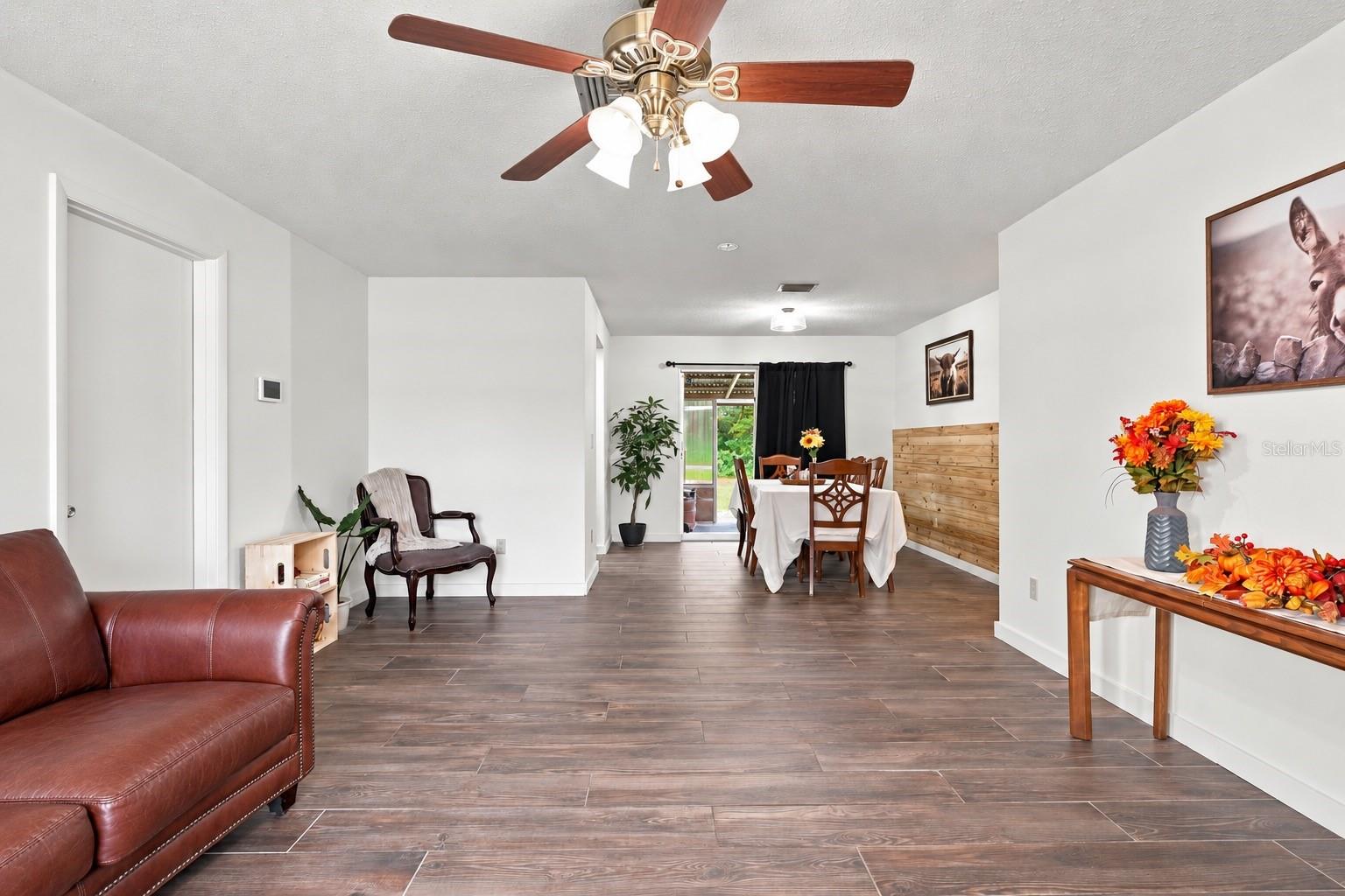 1085 Eagles Nest Ave Property Photo 3