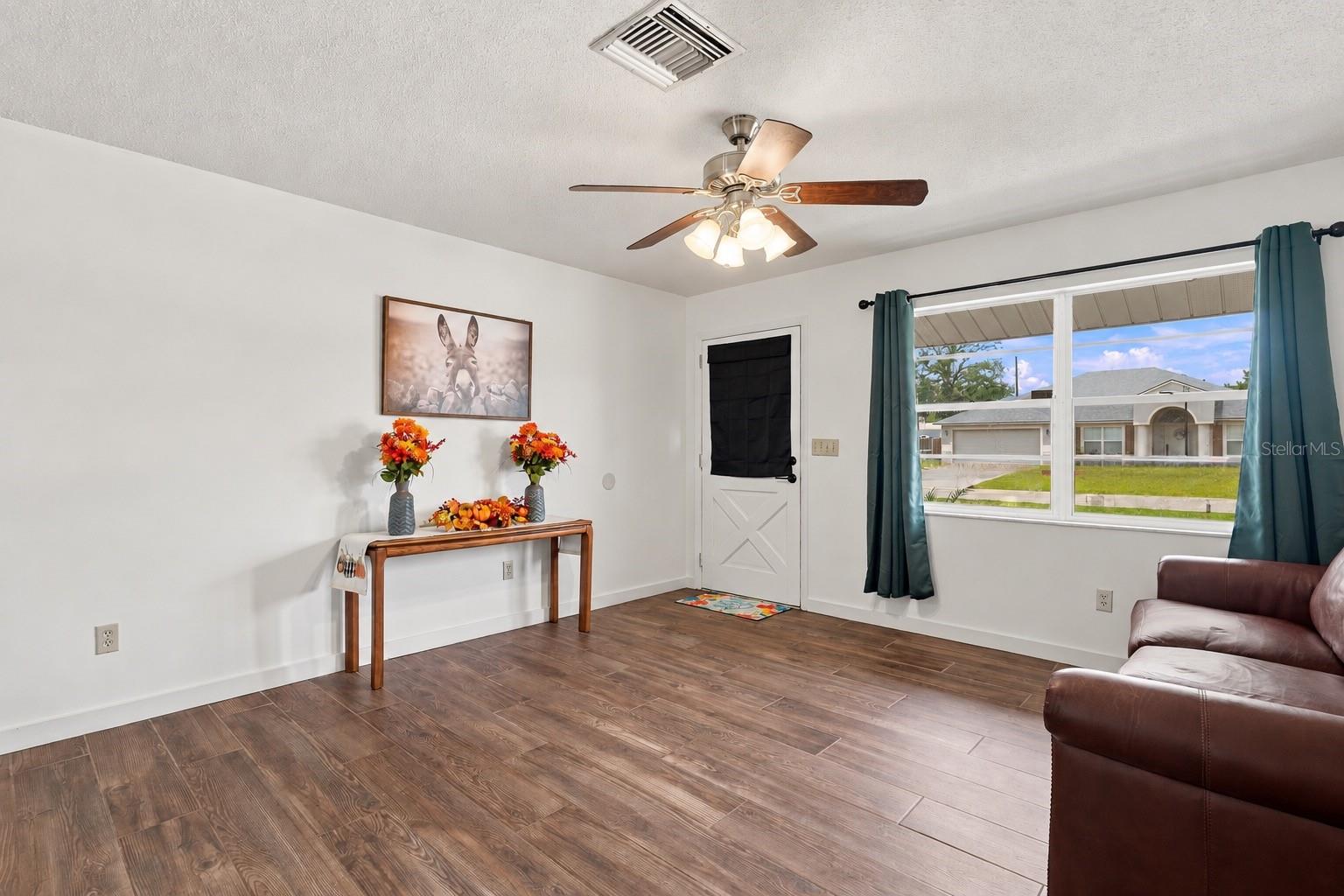 1085 Eagles Nest Ave Property Photo 4
