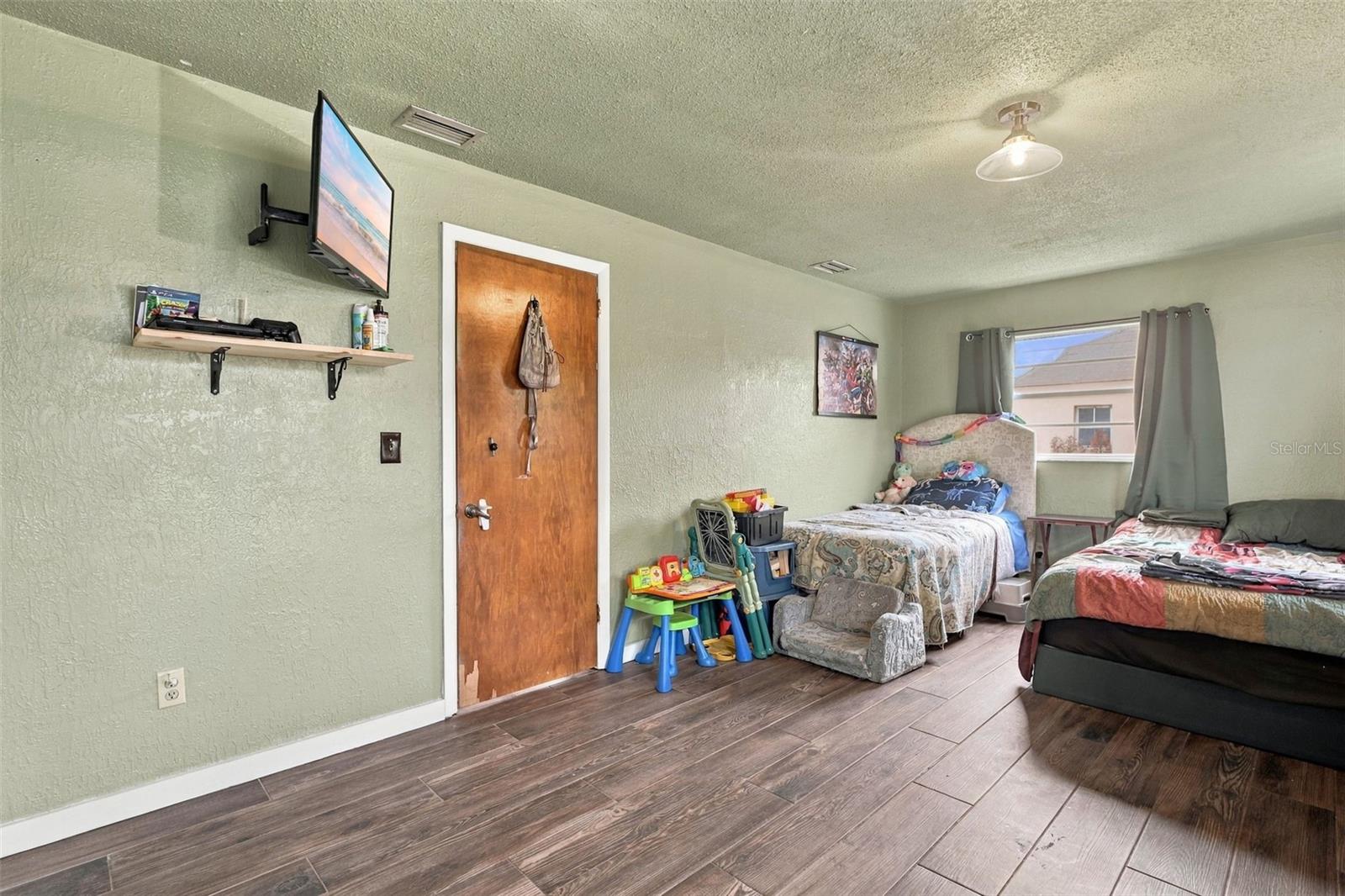 1085 Eagles Nest Ave Property Photo 18