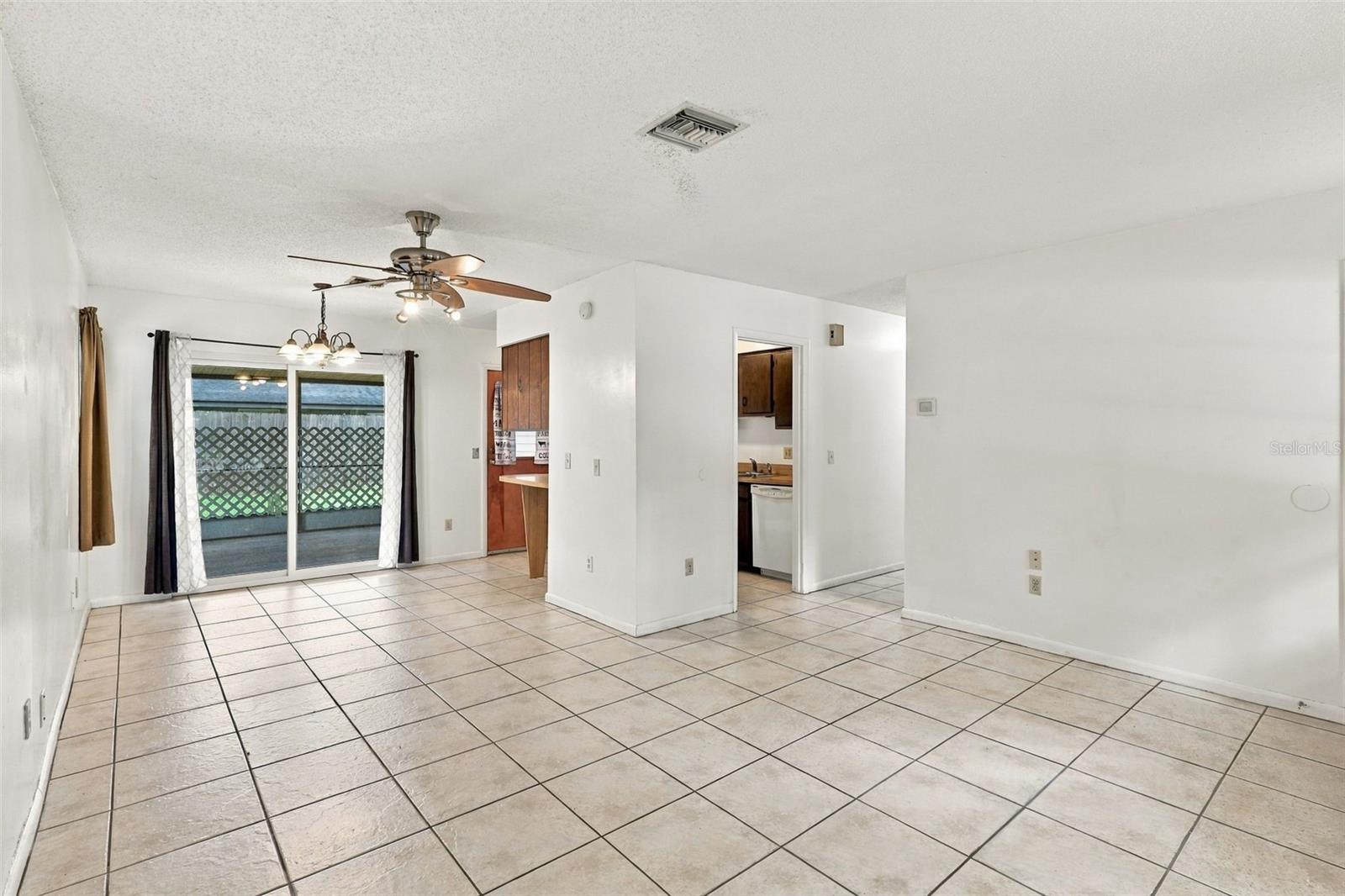 711 Thistle Pl Property Photo 3