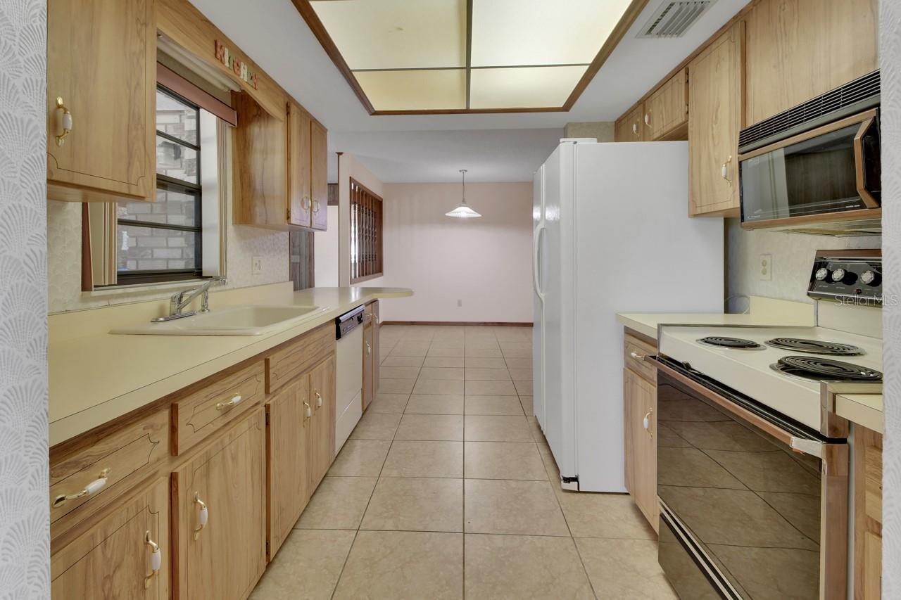 135 E Iris Dr Property Photo 8
