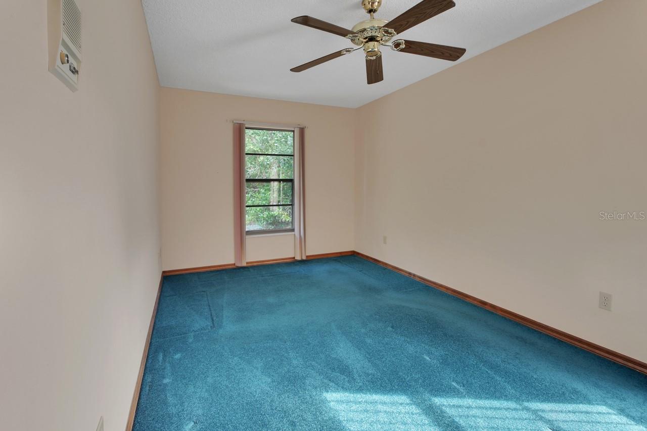 135 E Iris Dr Property Photo 15
