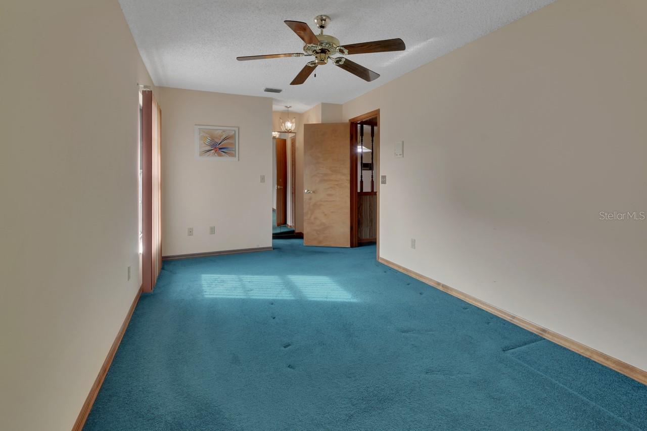 135 E Iris Dr Property Photo 16