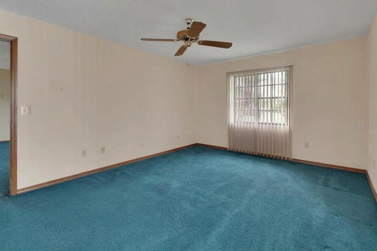 135 E Iris Dr Property Photo 20