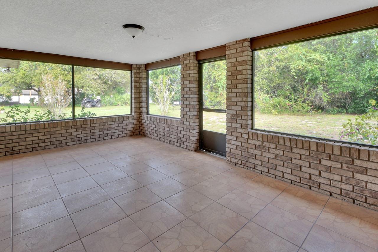 135 E Iris Dr Property Photo 25