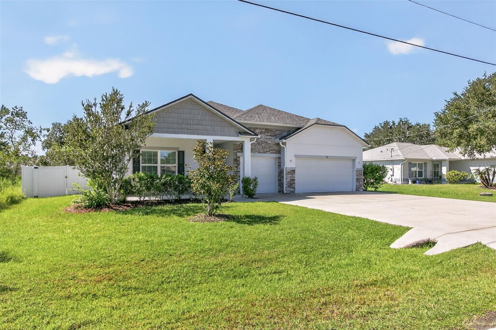 21 Lancelot Dr Property Photo 1