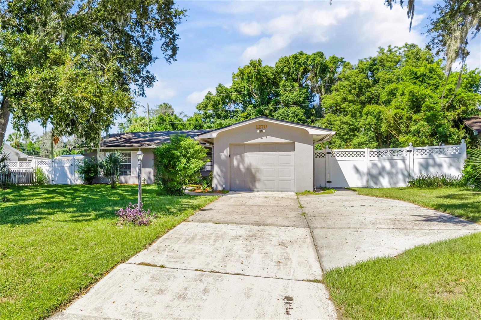 1270 E Fowler Dr Property Photo 3