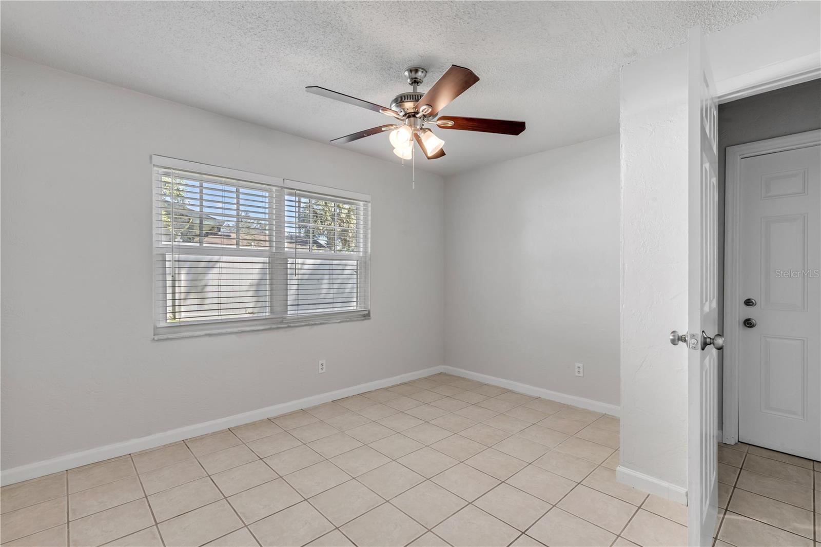 1270 E Fowler Dr Property Photo 17