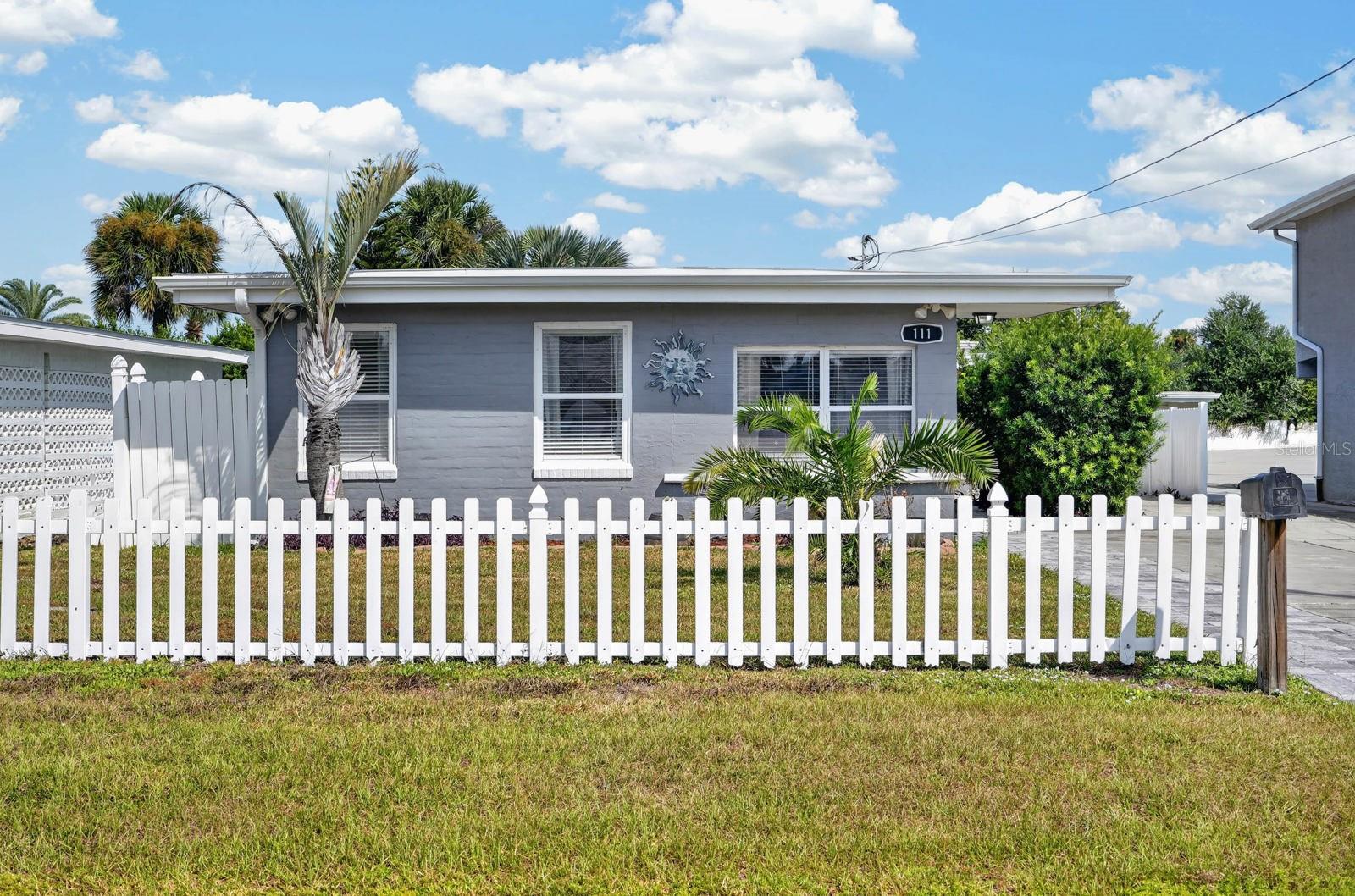 V4951599 Property Photo 1
