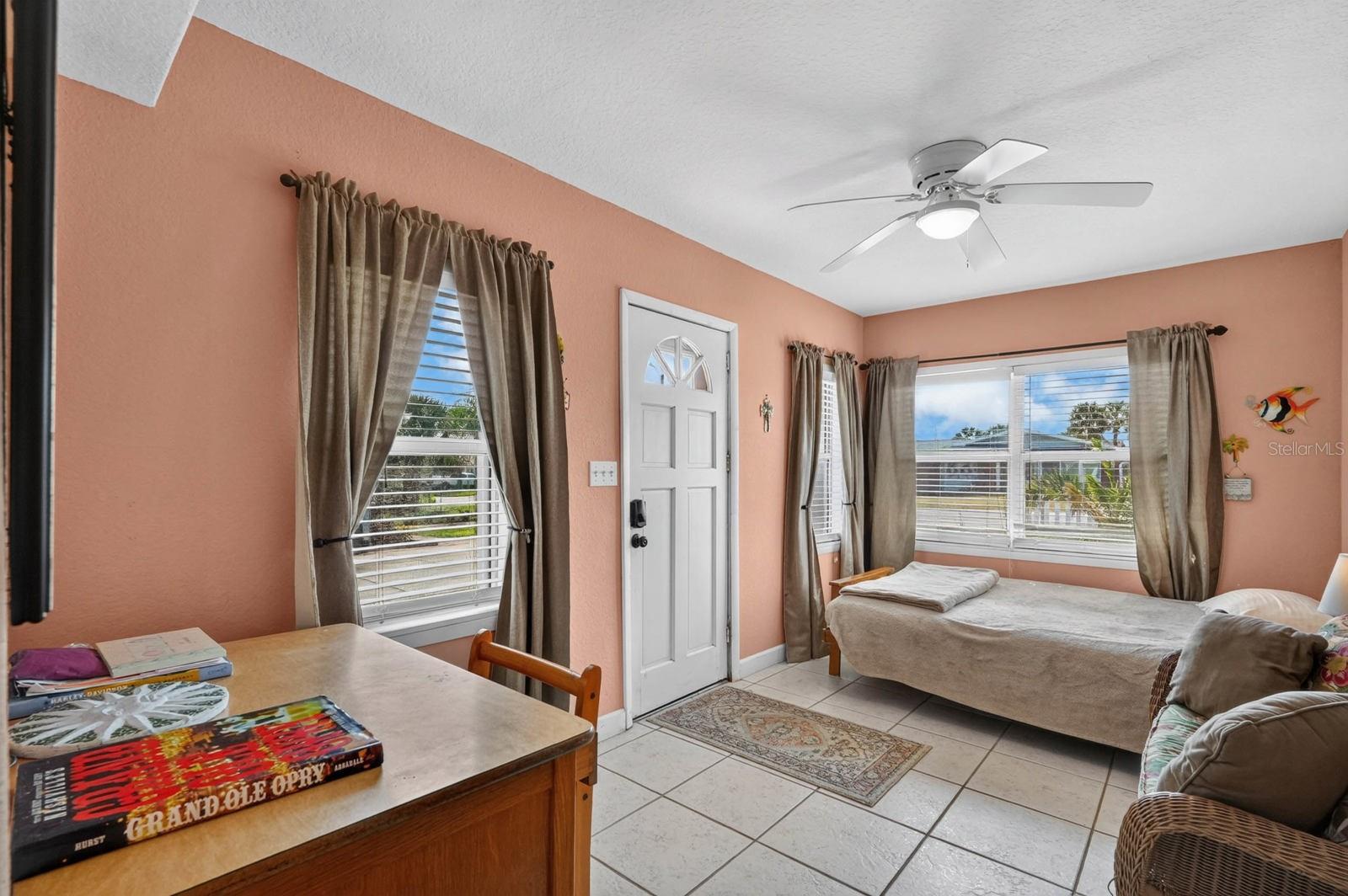 V4951599 Property Photo 6