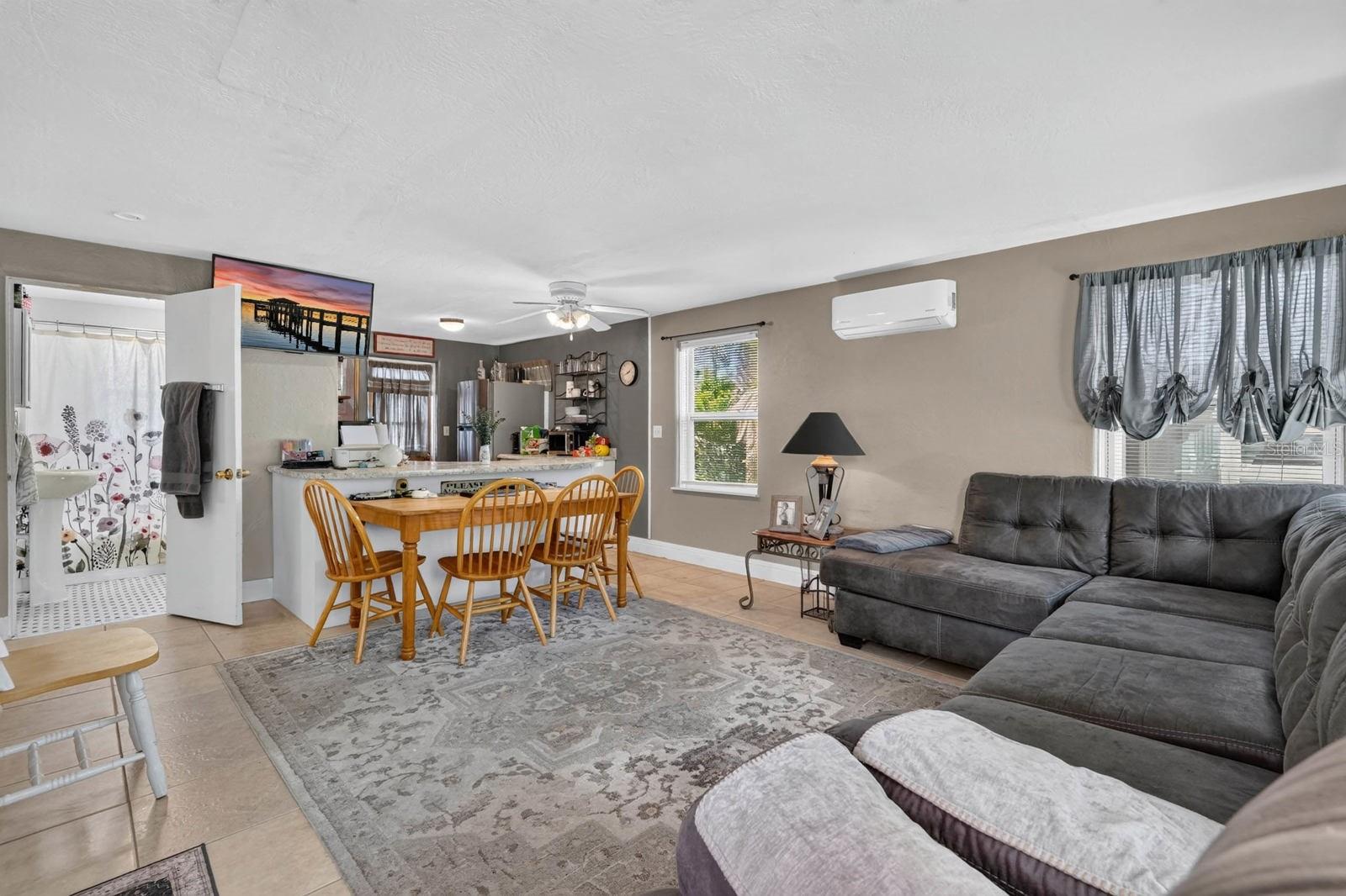 V4951599 Property Photo 24