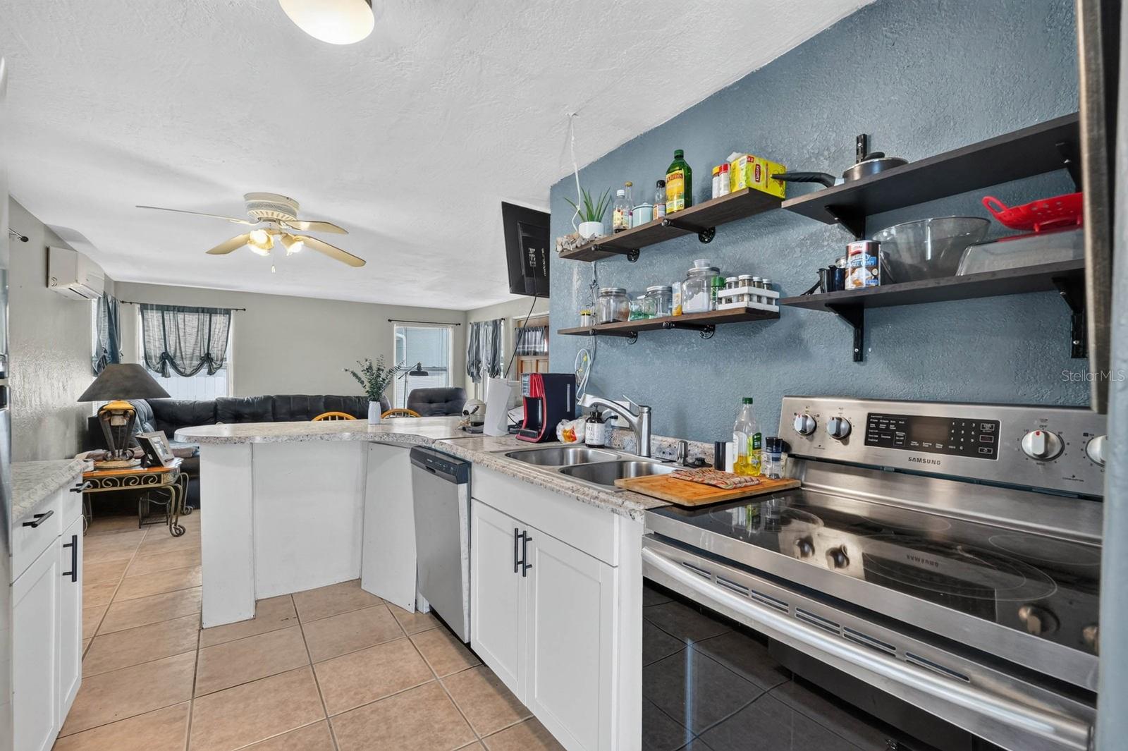 V4951599 Property Photo 27