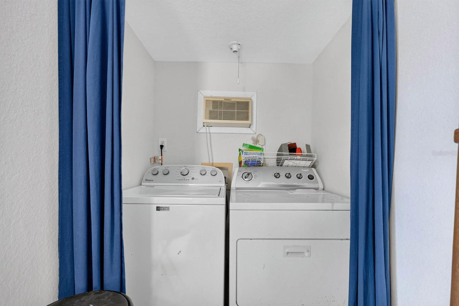 V4951599 Property Photo 42