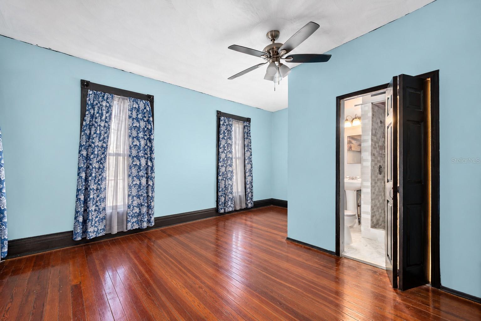 228 W Howry Ave Property Photo 5
