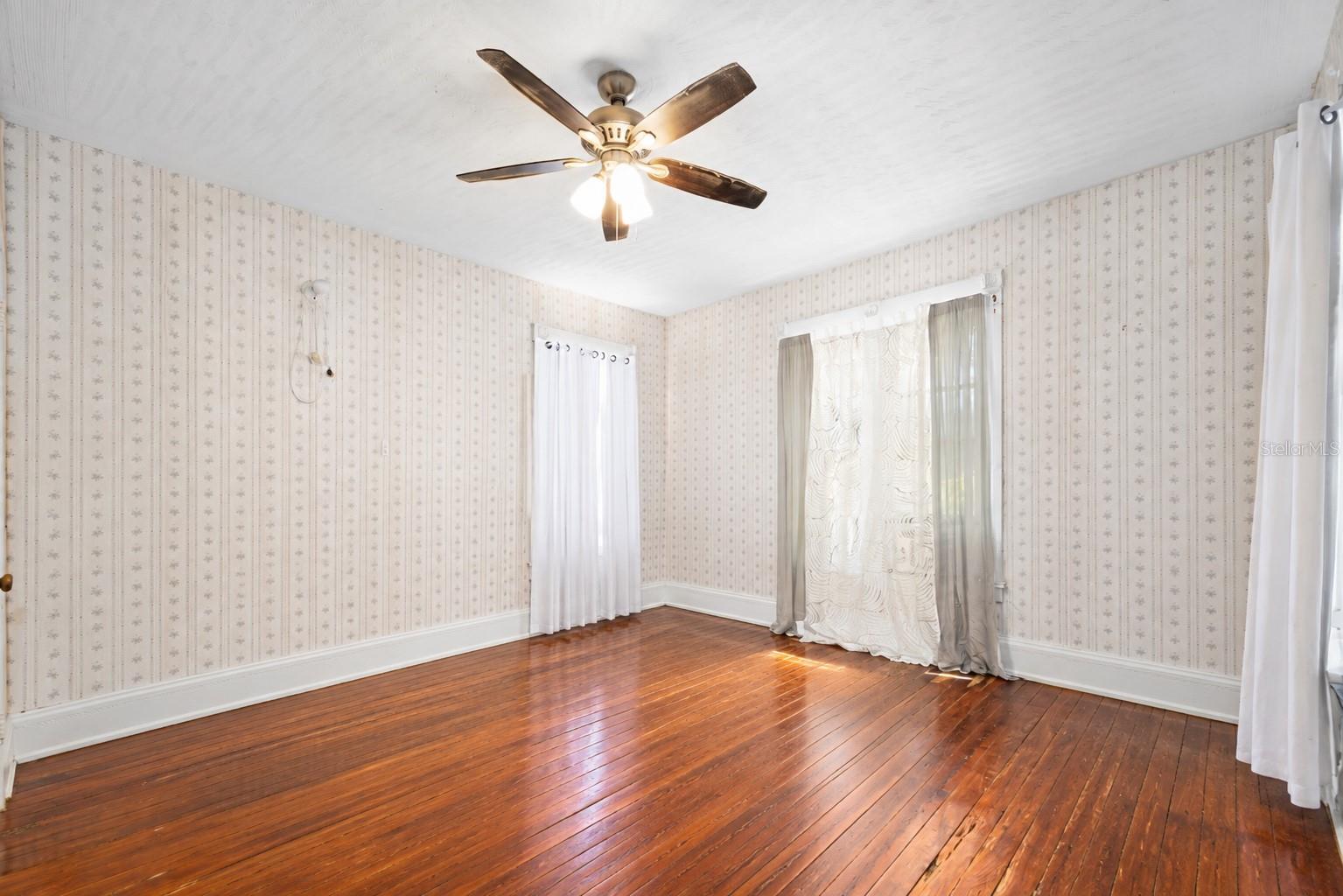 228 W Howry Ave Property Photo 7