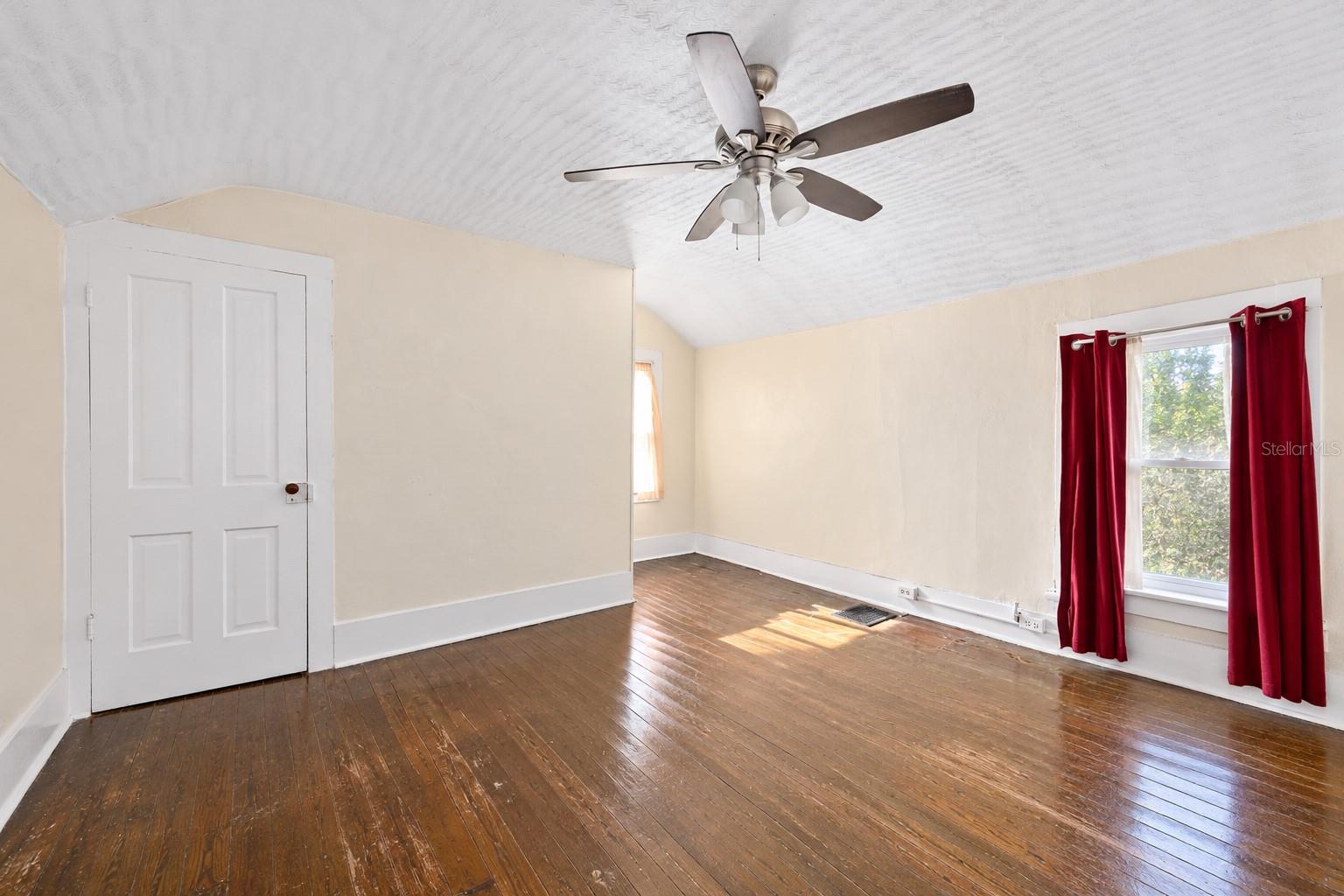228 W Howry Ave Property Photo 8