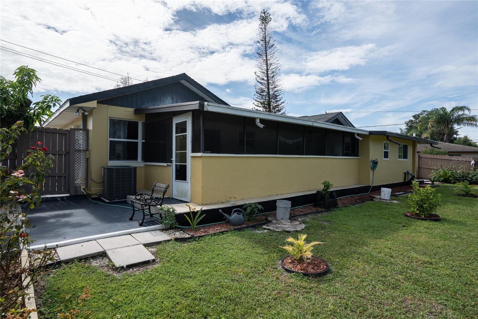 2178 India Blvd Property Photo 5