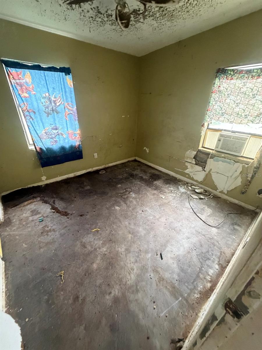 107 Anderson Cir Property Photo 3