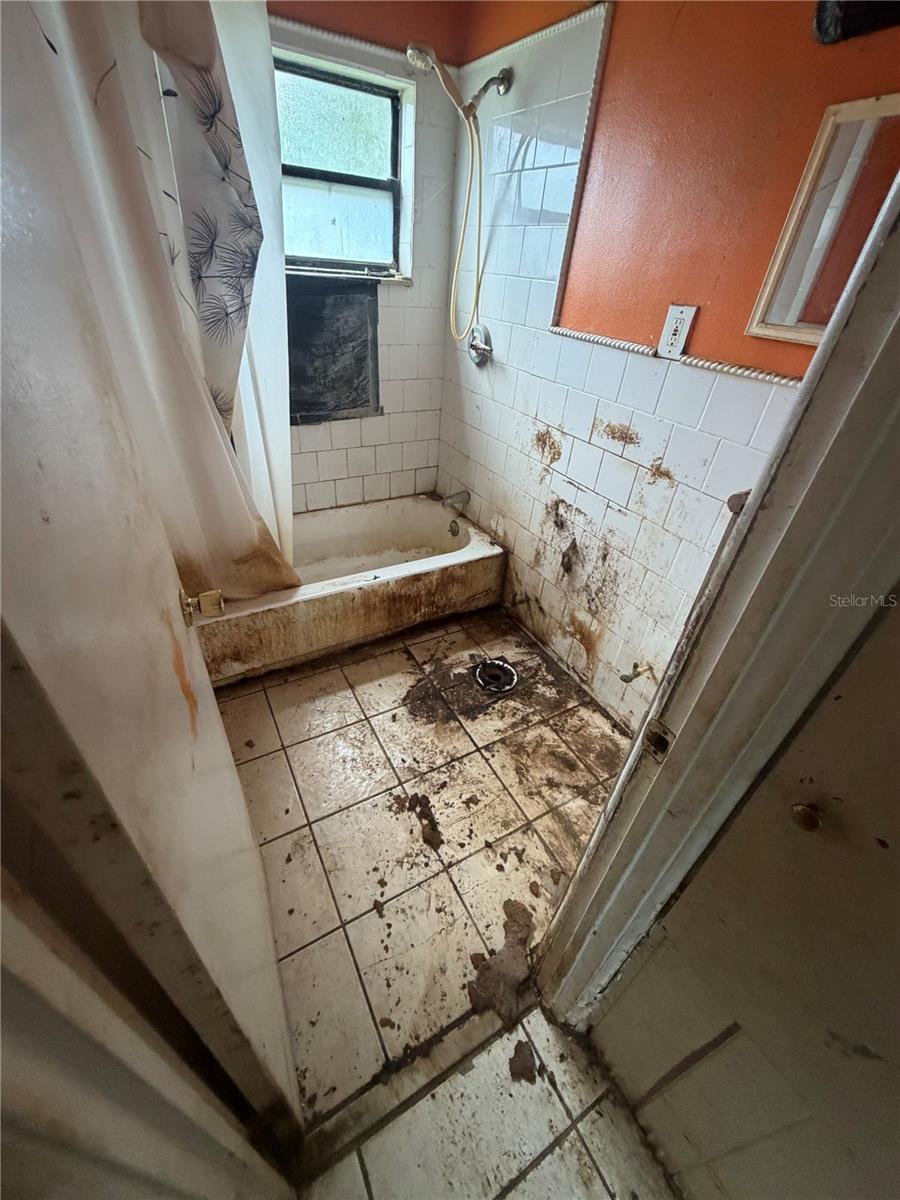 107 Anderson Cir Property Photo 6