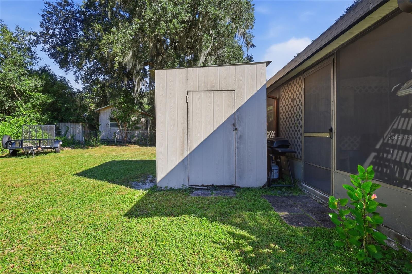 226 N Julia Ave Property Photo 4