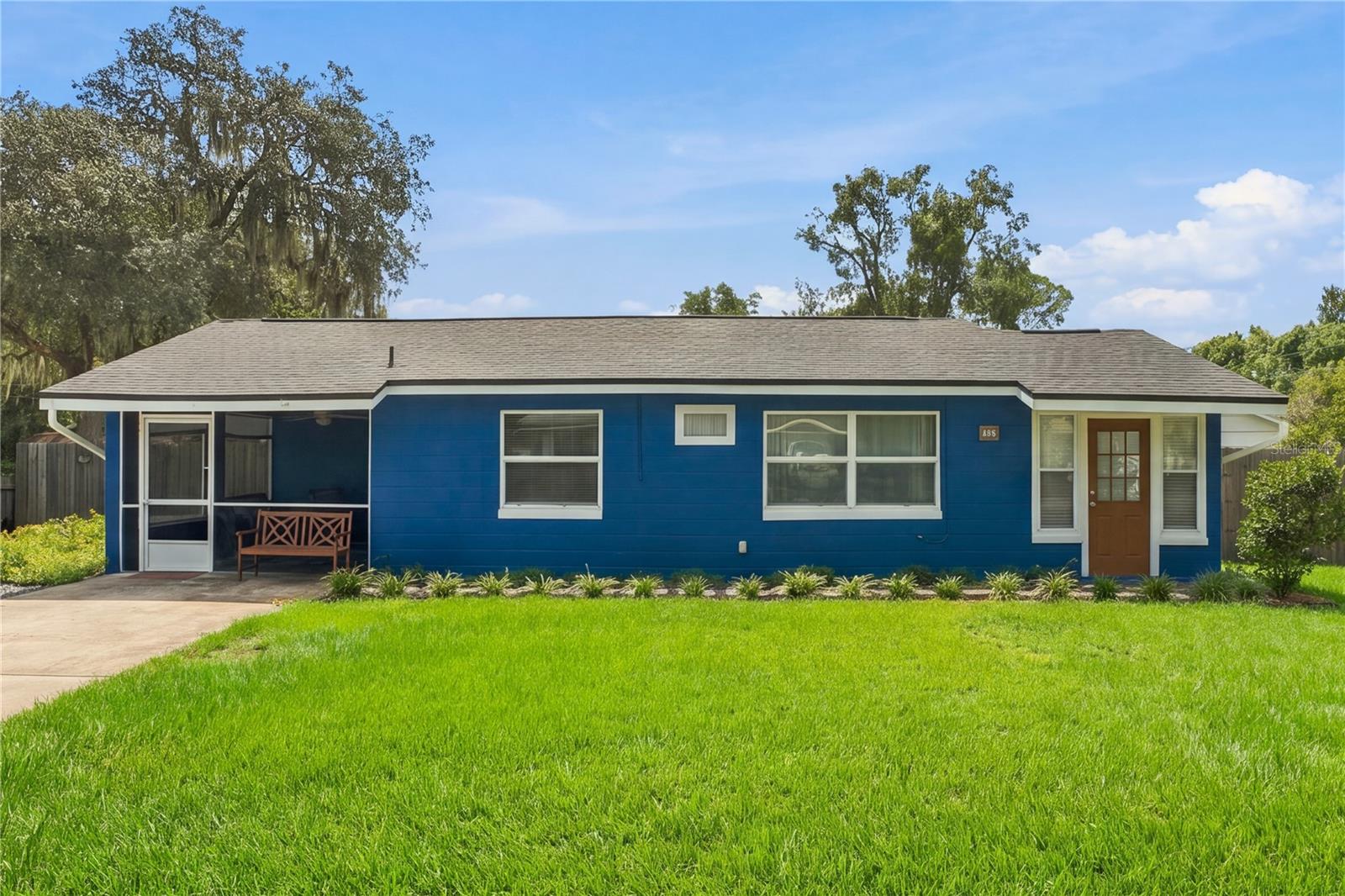 121 Angeles Rd Property Photo 1